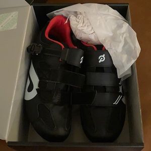 Size 43 NIB peloton shoes never worn